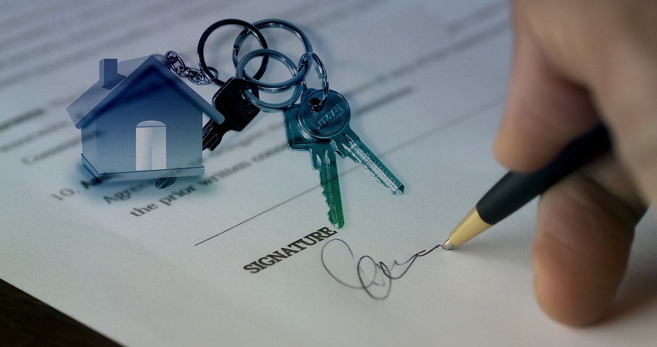 signing-the-contract.jpg-1