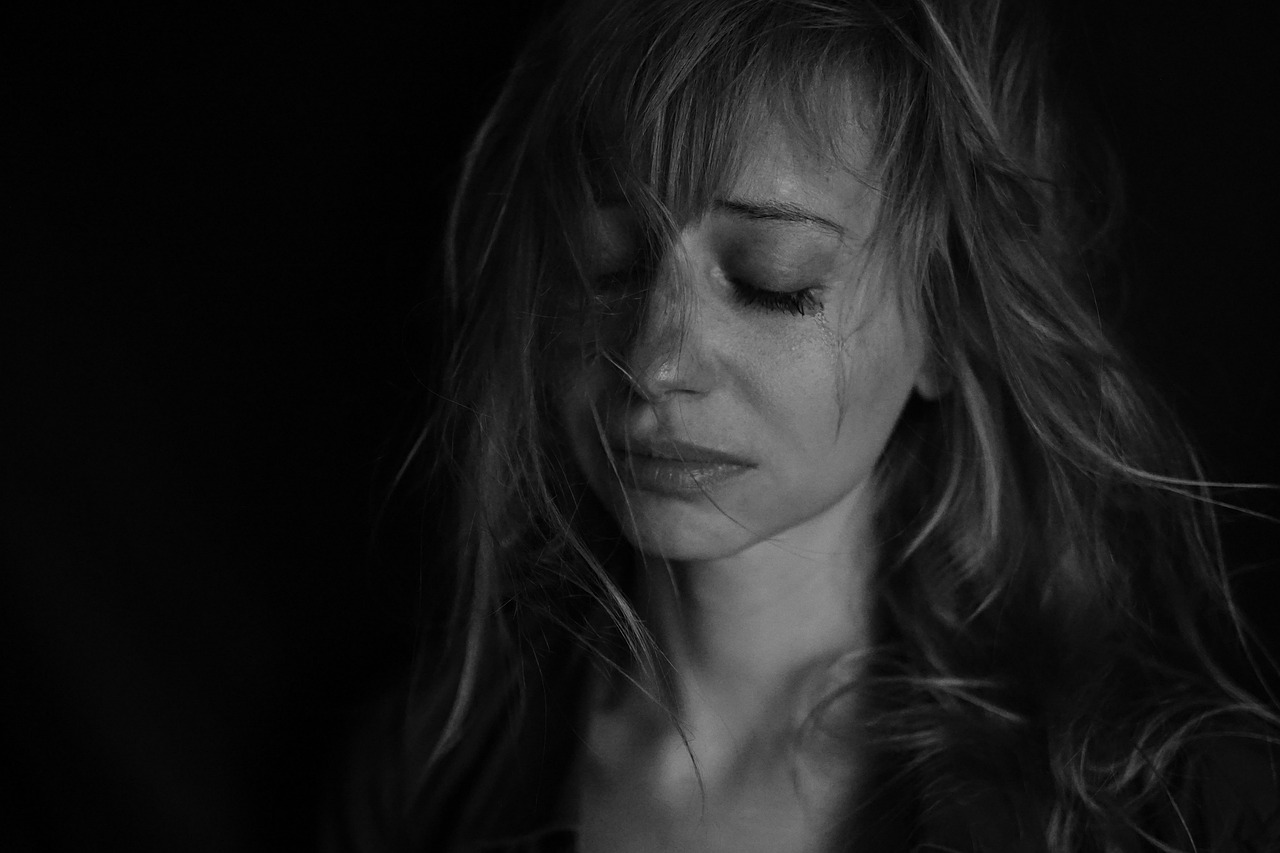 sadness-4578031_1280.jpg-2